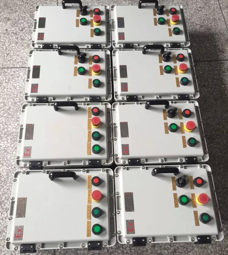 按钮防爆控制箱技术参数 执行标准:GB3836.1、GB3836.2、GB3836.3、IEC60079-0、IEC60079-1、IEC60079-7 防爆标志:ExdIIBT6、ExedIICT6、ExdeIIBT6/DIPA20TA,T6 额定电压:AC 220/380V 额定电流:10A 使用类别:AC-14 防护等级:IP54、IP65 防腐等级:WF1 引入口规格:G3/4-G11/2 适用电缆外径:9mm-28mm 防爆电器: 防爆操作柱、立式防爆操作柱、防爆照明配电箱、防爆动力配电箱、防